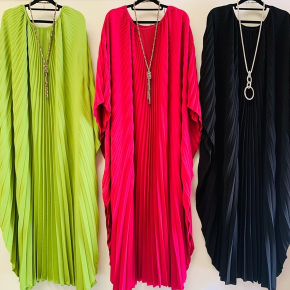 Dresses & Skirts - Fuchsia Pink Pleated Kaftan Style Dress